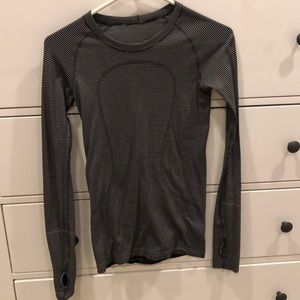 Stripped lulu lemon swiftly tec long sleeve